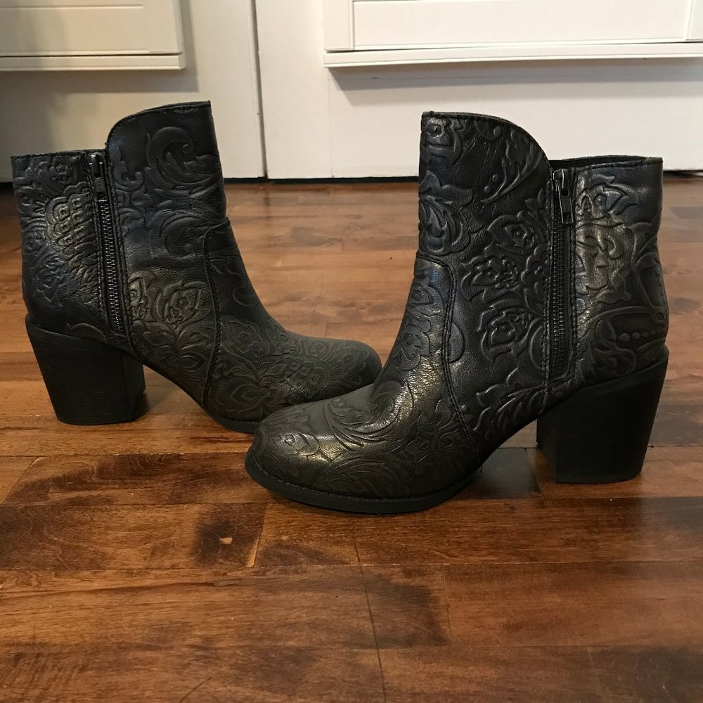 Sterling River Black/Grey Ankle Boots for Women